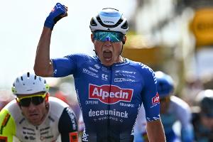 Tour: Philipsen gewinnt im Massensprint die 15. Etappe
