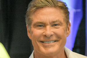 David Hasselhoff: "Baywatch"-Reunion zum 70. Geburtstag