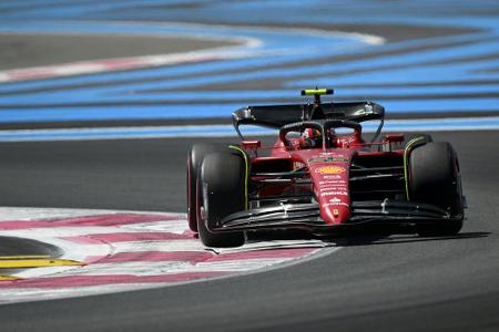 Ferrari gibt das Tempo vor: Sainz vor Leclerc und Verstappen