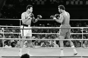 Colts-Besitzer ersteigert Alis WM-Gürtel