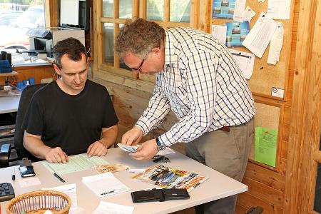 Audi 100 CS, Typ 44, Alf Cremers, Autohändler