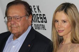 "Mein Herz ist zerrissen": Mira Sorvino trauert um ihren Vater Paul