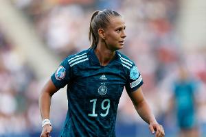 Freigetestete Bühl als Zuschauerin beim EM-Finale