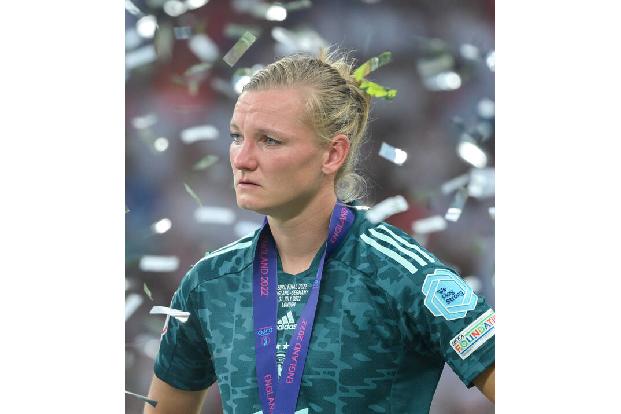 Fußball-Deutschland trauert und ist gleichzeitig stolz auf die Leistung der DFB-Auswahl, die bei der EM in England den Gastgeberinnen im Finale nur knapp unterlag.