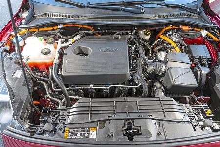 Ford Kugar 2.5 PHEV Top-Test