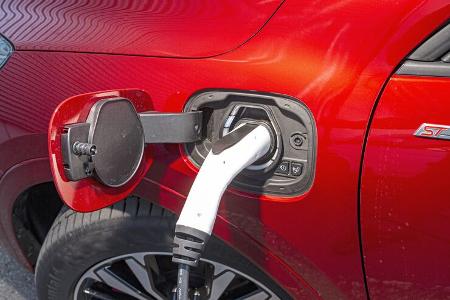 Ford Kugar 2.5 PHEV Top-Test