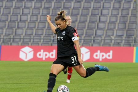 Eintracht verlängert mit Kapitänin Pawollek