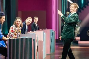 "Wer stiehlt mir die Show?": Joko Winterscheidt jubelt zum Auftakt