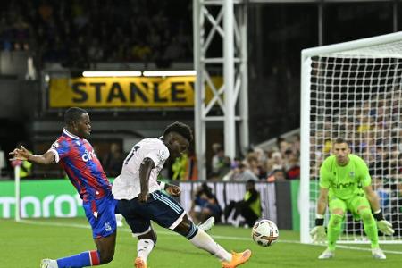 Premier League: Arsenal müht sich zum Auftaktsieg