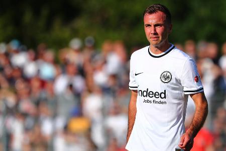 Mario Götze - Note: 4,0 - Wurde von seinen ehemaligen Vereinskollegen über weite Strecken stets schon bei der Ballannahme gestört. Deshalb vor der Pause praktisch unsichtbar. Deutete im Umschaltspiel später an, dass er gute Ideen hat. Überzeugte auch mit seiner Laufbereitschaft. Seine Spiele in dieser Saison werden kommen.