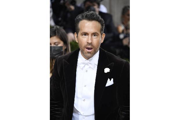 Ryan Reynolds befindet sich zwar zurzeit ohnehin in einer Hollywood-Auszeit, doch sollte der Schauspieler und Unternehmer im kommenden Jahr wieder zu drehen anfangen, wird sein Co-Star sicher nicht We ...