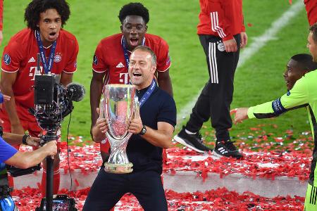 UEFA-Super-Cup: Das sind die Sieger seit 2000 - FC Bayern 2020, Thomas Tuchel mit dem FC Chelsea 2021, doch wer hat die begehrte UEFA-Super-Cup-Trophäe eigentlich in den Jahren davor gewonnen? Wir werfen einen Blick bis ins Jahr 2000.