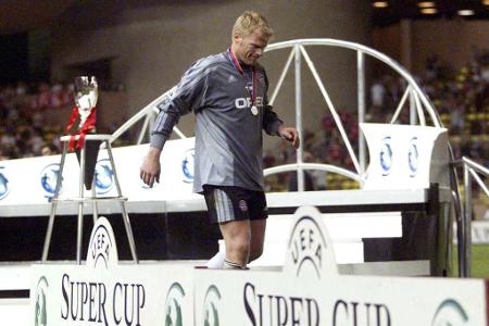 2001: FC Liverpool - FC Bayern (3:2) - Nach ihrem furiosen Champions-League-Triumph wollen die Münchener gegen Liverpool auch den Supercup holen. Doch bereits in der ersten Hälfte steht es aus Bayern-Sicht 0:3. Die Tore von Salihamidžić und Jancker reichen nicht für den deutschen Rekordmeister.