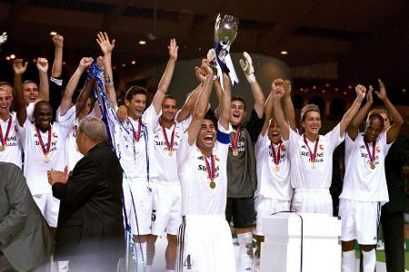 2002: Real Madrid - Feyenoord (3:1) - Gegen Feyenoord haben die Madrilenen keine Probleme. Das Team rund um Zinédine Zidane, Luís Figo, Roberto Carlos und Raúl lässt lediglich ein Freistoßtor von Pierre van Hooijdonk zu.