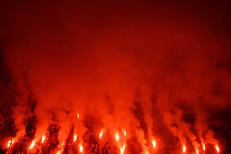 2006: FC Barcelona - FC Sevilla (0:3) - 2006 ist Feuer drin, allerdings weniger für den von Frank Rijkaard trainierten FC Barcelona als für den FC Sevilla. Das Team um Messi, Ronaldinho, Eto'o, Deco und Co. ist nämlich weitestgehend chancenlos gegen den Primera-División-Nachbarn. 3:0 heißt es am Ende für den FC Sevilla, den Europa-League-Sieger der Saison 2005/06.