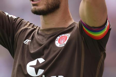 FC St. Pauli mit Gendersternchen auf dem Trikot