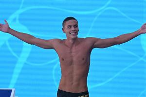 Doppel-Weltmeister Popovici schwimmt ersten Weltrekord