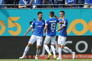 Kurioses Tor: Darmstadt rückt Richtung Spitze vor