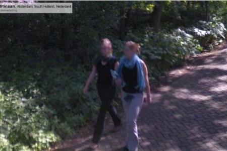 Malheuer 1: Das Wasser aus der Flasche ist auf die Hose geflossen. Malheuer 2: Ausgerechnet jetzt muss dies auch noch ein Go...