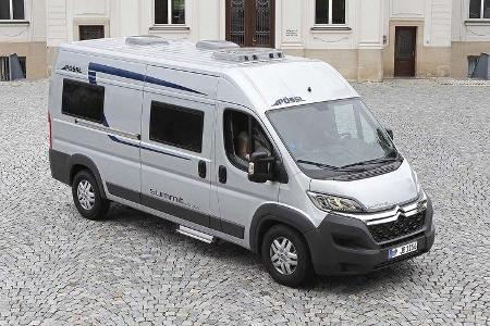 Der lange Radstand macht den Jumper spurstabil, aber nicht gerade wendig. Kunststoffblenden sorgen für eine robuste Optik.