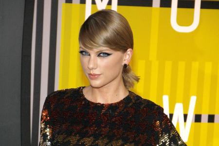 Taylor Swift liebt das Backen. In ihrer Freizeit zaubert die Sängerin gerne Muffins, Kuchen und kocht auch mal Marmelade ein...