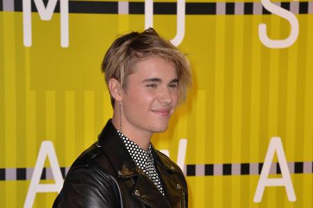 Ja, auch Justin Bieber hat ein Talent - neben dem Singen. Der Teenie-Schwarm kann unglaublich gut mit einem Zauberwürfel umg...