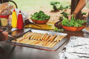 Richtige Mülltrennung: Wo die Abfälle nach dem Grillen hinkommen