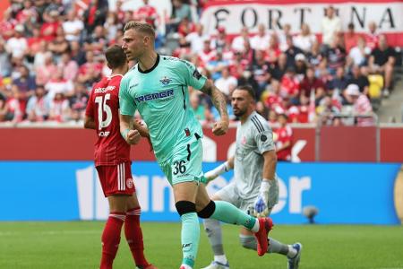 Paderborn wieder Spitzenreiter - KSC mit Sechserpack