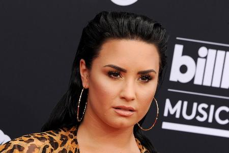 Demi Lovato wird 30: Paris Hilton und Co. gratulieren zum Geburtstag