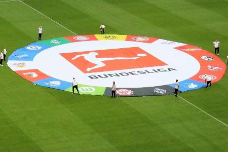 Die Resterampe der Bundesliga - Der Deadline Day 2022 rückt immer näher - höchste Zeit für die Bundesligisten, ihre Ladenhüter noch loszuwerden. Nicht nur beim FC Bayern und beim BVB sollen mehrere aussortierte Profis gehen. Einige durchaus namhafte Spieler sind Teil der Resterampe der Bundesliga: