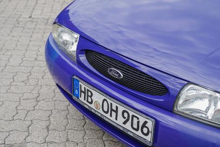 Ford Fiesta Mk 4 (1995-2001), Scheinwerfer, Kühler, Motorhaube