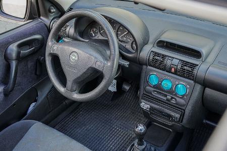Opel Corsa B (1993-2000), Innenraum, Cockpit