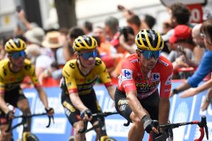 Roglic verliert Rotes Trikot an Molard