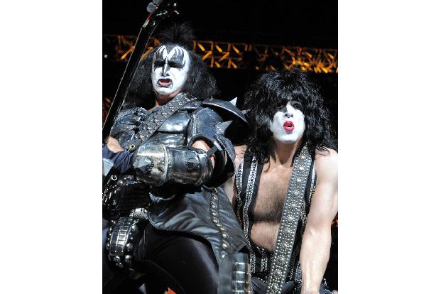 Auch Kiss schauten im Maracanã-Stadion vorbei. Die Rocker konnten 1983 mit einer Tour zum zehnjährigen Bestehen der Band vor 137.000 jubelnden Fans spielen.