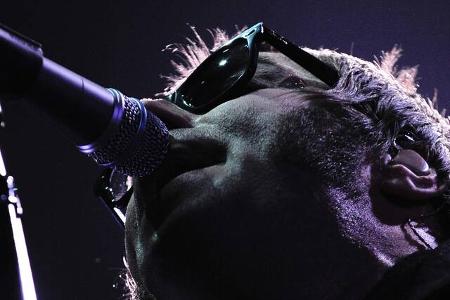 …bemüht — das waren damals rund 5 Prozent der Bevölkerung. Die Band hätte zwei Wochen lang vor vollem Haus spielen können. Sieben Jahre nach dem Konzert — zu dem Zeitpunkt hatten sich Oasis bereits aufgelöst — setzte…