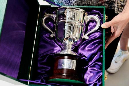 Die 10 bestbezahlten Tennis-Stars 2022 - Das US-Magazin 'Forbes' hat die Liste der bestbezahlten Tennis-Stars 2022 veröffentlicht. Gezählt wurden sowohl Preisgelder als auch Einnahmen aus Werbedeals, Ausrüsterverträgen und anderweitigen Geschäften in den letzten zwölf Monaten. Kurios: Der Spitzenreiter des Rankings bestritt 2022 noch kein einziges Match auf der ATP-Tour. Hier kommt die Top 10 zum Durchklicken: