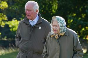 Sorge um Gesundheit? Prinz Charles soll die Queen ständig besuchen