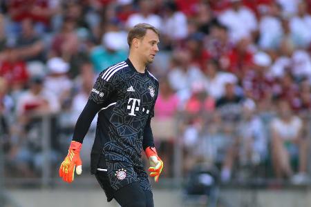 FC Bayern - TOR: Manuel Neuer - Note: 4,0 - Hatte im Tor des Rekordmeisters über weite Strecken einen sehr ruhigen Arbeitstag. Musste im ersten Durchgang nur einmal eingreifen, in dieser Szene ließ ihn der abgeklärte Thuram dann allerdings gleich alt aussehen. Hatte ansonsten keine Chancen, um sich auszuzeichnen. Griff einmal gegen Itakura zu (60.), mehr kam nicht auf sein Tor.