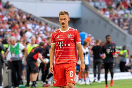 MITTELFELD: Joshua Kimmich - Note: 2,5 - Verteilte beim Rekordmeister wie üblich mit gutem Auge die Bälle und leitete starke Angriffe vielfach mit Zuspielen ein. Legte auch per Standard Chancen - wie den Kopfball durch Upamecano (1.) - auf. Gegen den Ball war Sabitzer über weite Strecken griffiger.
