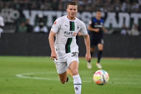 Nico Elvedi - Note: 3,0 - Bot den Gegenspieler auf der letzten Linie lange nur wenig an und zwang die Bayern vielfach zu Schüssen aus der zweiten Reihe. Konnte zwar nicht jeden Laufweg durch den Sechzehner verhindern. Bei kniffligen Flanken häuften sich aber seine starken Aktionen gegen den Ball. In der Schlussphase verlor er mehr und mehr den Zugriff.