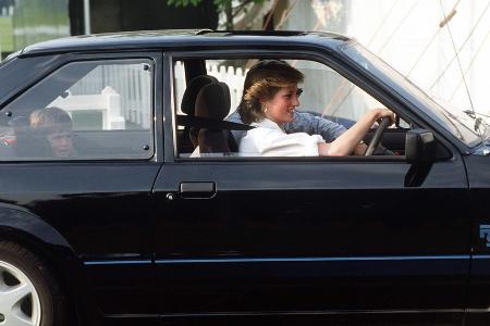 Prinzessin Dianas Auto für königliche Summe versteigert