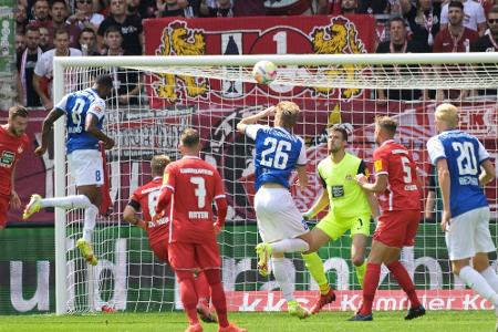 Wildes Torfestival auf dem Betze - Fürth tiefer in der Krise