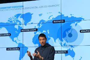 Rorsted geht 2023 - adidas sucht neuen Vorstandschef