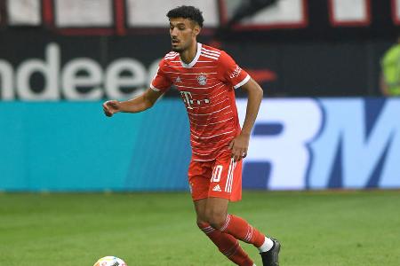 ABWEHR: Noussair Mazraoui - Note: 3,0 - Interpretierte die Rechtsverteidigerpositon deutlich offensiver als sonst Pavard. Tauchte bei fast jedem Angriff mit am gegnerischen Strafraum auf. Hatte dort seine Momente - wie vor dem 1:0, steuerte selbst mit Flanken aber zu wenig bei. Defensiv mit kleineren Schwächen. Vor dem Abseitstreffer der Viktoria verteidigte er viel zu passiv (20.).