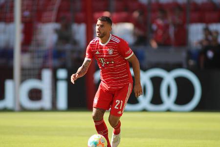 Lucas Hernández - Note: 2,5 - Sicherte umsichtig nach hinten ab und lief bei Kontern viele Bälle aufmerksam ab. War nach Ballverlusten der Kollegen ebenfalls sehr handlungsschnell. In den direkten Duellen vereinzelt etwas halbherzig.