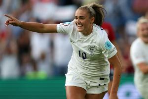 Europameisterin Stanway zu Equal Pay: "Noch ein langer Weg"