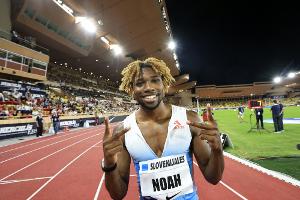 Kontakt durch Lückenkemper: Sprintstar Lyles beim ISTAF