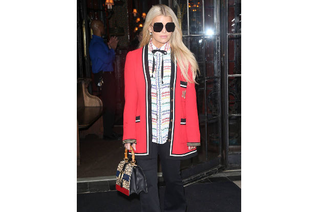 Kosmetik, die man auch essen kann? Das hielt wohl nur Sängerin Jessica Simpson für eine gute Idee. Ihre Linie 'Dessert Beauty' mit Lippenstiften, Lidschatten und anderen Köstlichkeiten traf nicht den ...