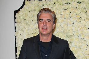 Nach Missbrauchsvorwürfen: Chris Noth kehrt auf die Bühne zurück