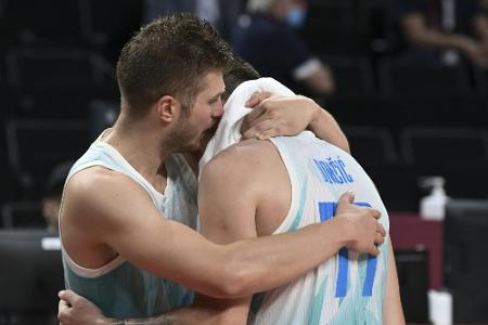 Nach Anreisechaos: Auftaktsieg für Titelverteidiger Slowenien